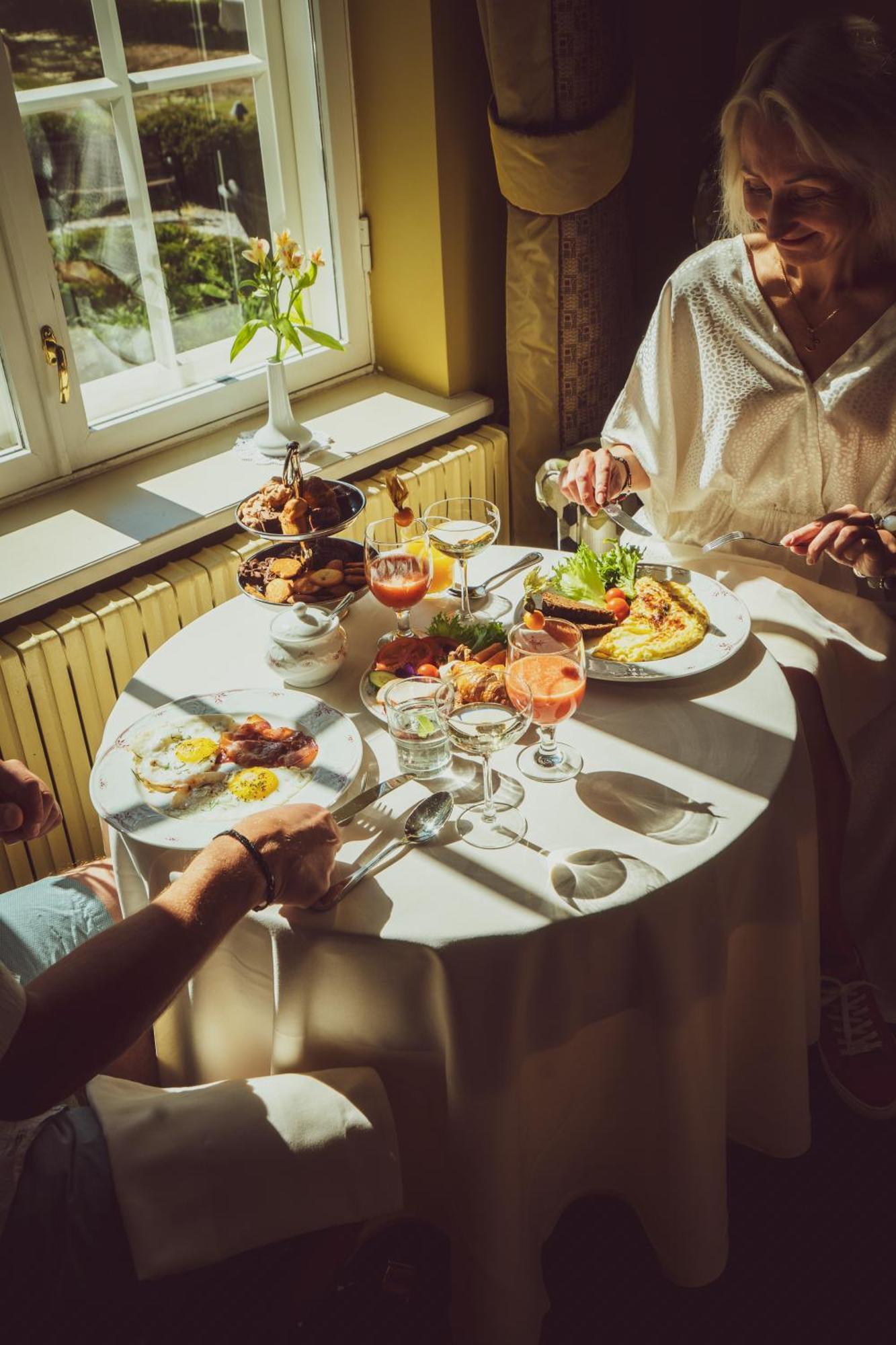 Ekesparre Boutique Hotel Kuressaare Exteriör bild
