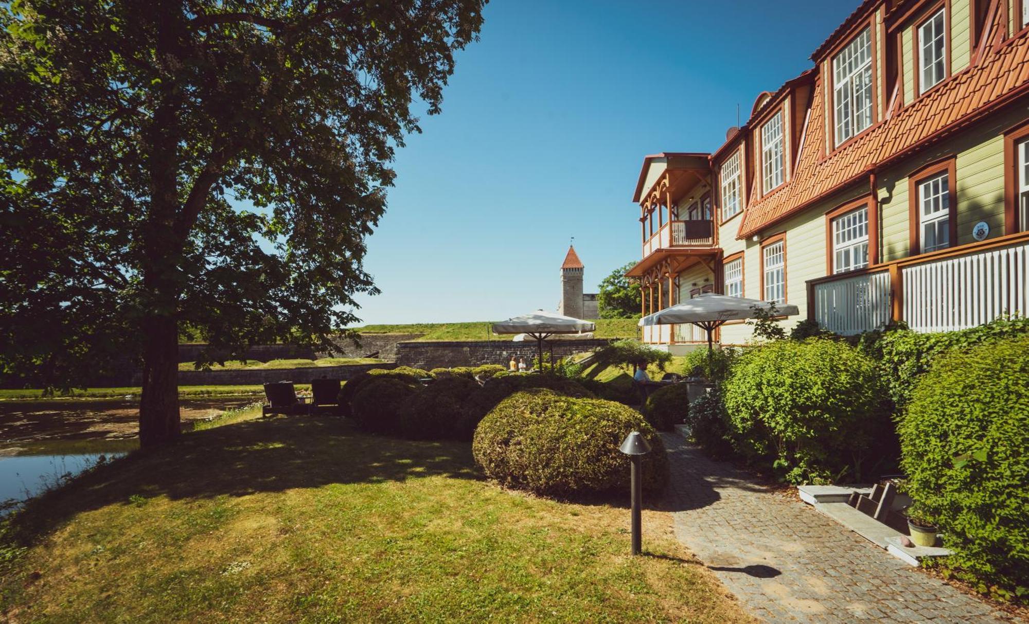 Ekesparre Boutique Hotel Kuressaare Exteriör bild