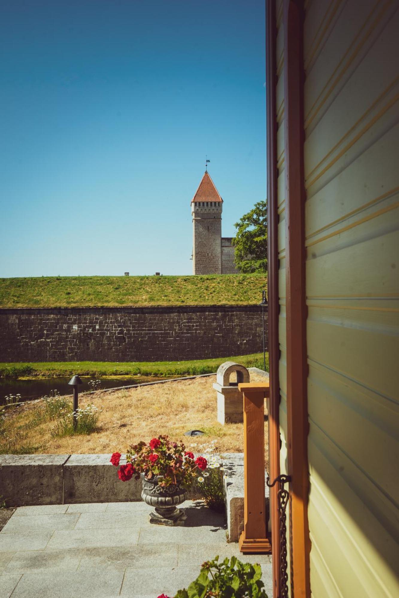 Ekesparre Boutique Hotel Kuressaare Exteriör bild