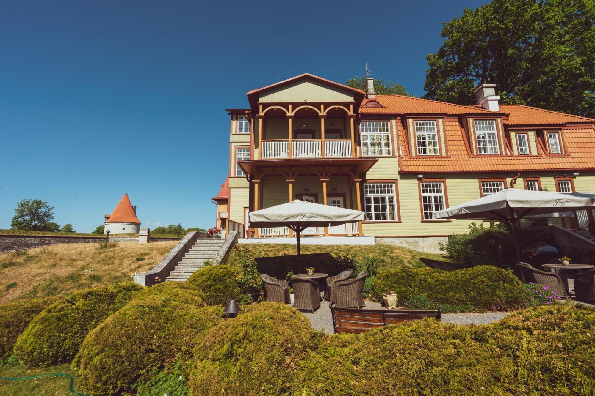 Ekesparre Boutique Hotel Kuressaare Exteriör bild