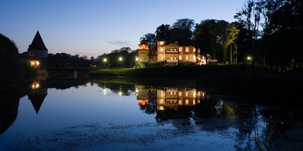 Ekesparre Boutique Hotel Kuressaare Exteriör bild